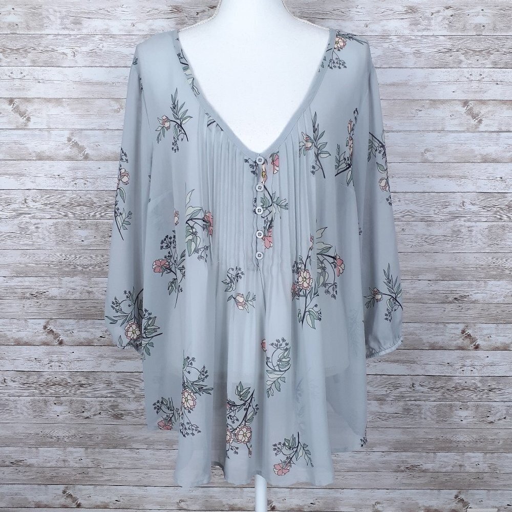 Torrid Womens Blouse Sz 1 Gray Floral Top 63A